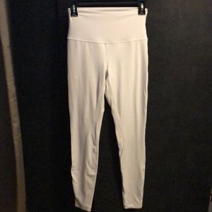 Lululemon White Size 6 Leggings